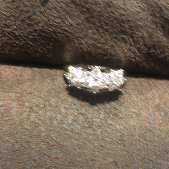 Sterling Silver Ring ornamented with florets - Picture 2 of 5